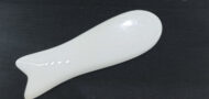 Piatra Gua Sha din Jad Alb pentru masaj Forma De Peste 11 cm - imagine 2